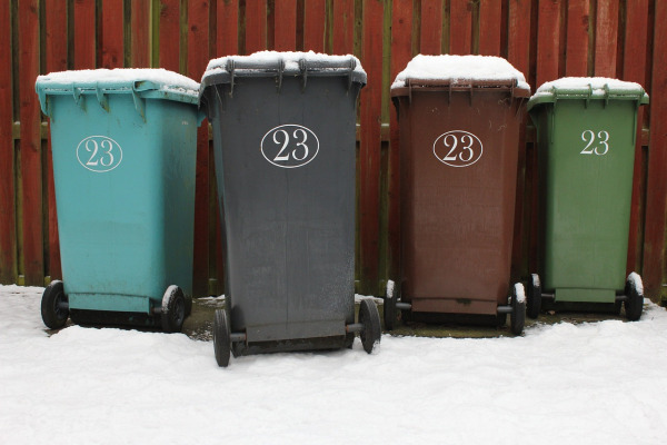 wheelie bins driveway uk